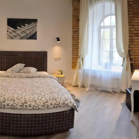 Happy Lux Apartment, Self Check, Parking, Tilto Str Apartment *